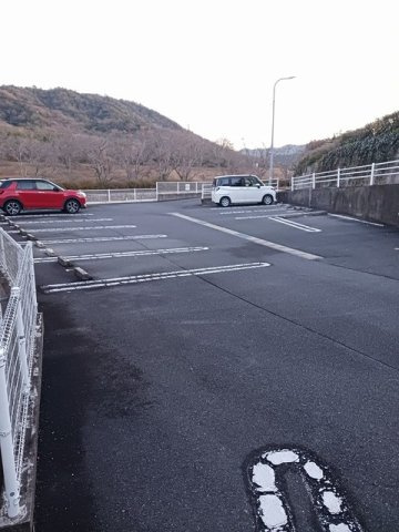スリズイエの駐車場