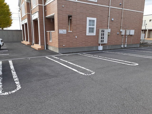 サニーヒルズＡの駐車場|駐車場に車を止められます