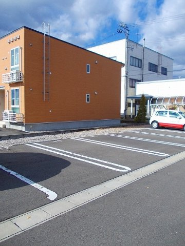 エアリーヒルⅣの駐車場|駐車場があるので、車を買う予定の方も安心です