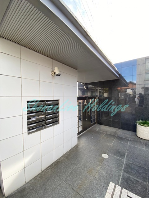 横浜市泉区中田北３丁目の賃貸マンションのエントランス