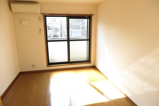 ラフィーネ住之江の洋室