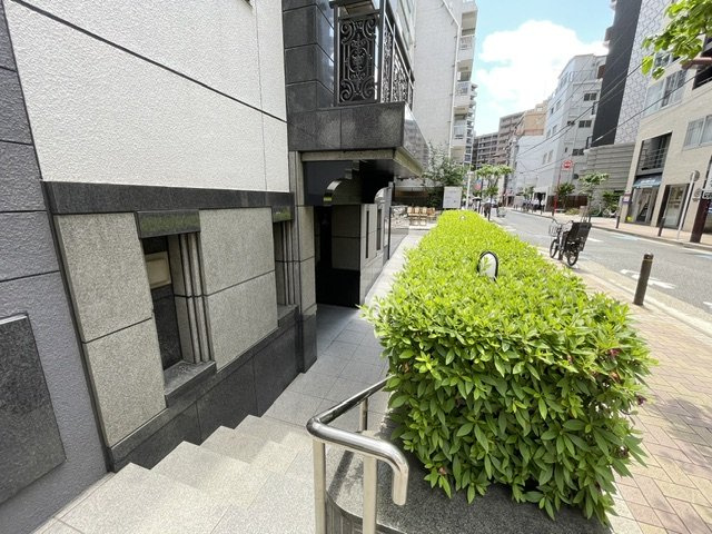 ライオンズマンション麻布十番南のエントランス