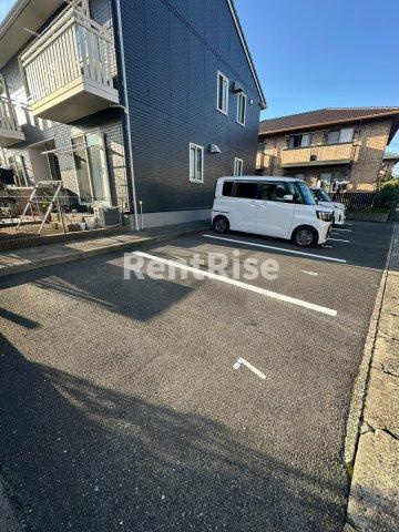 メゾン山和の洋室
