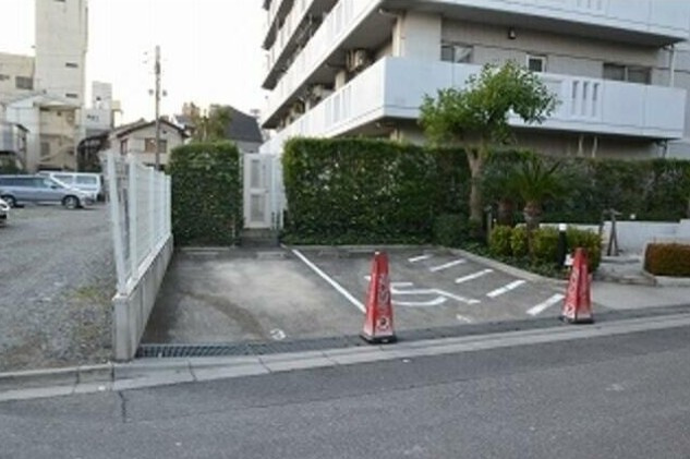 【駐車場】