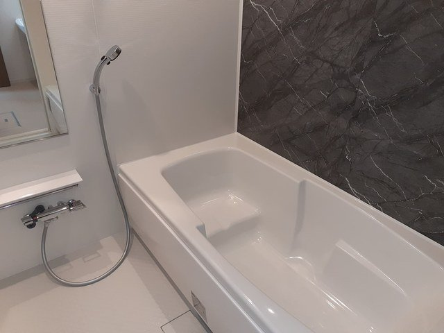 エスポワール旭台の浴室|コンパクトで使いやすいお風呂です