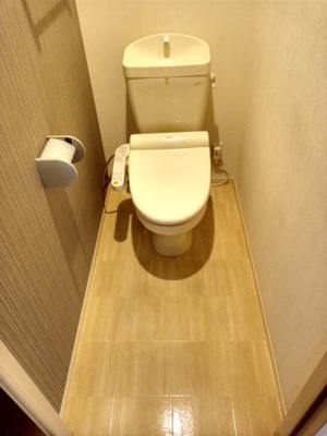 【トイレ】 | D-room伊勢丘 | 温水洗浄暖房便座