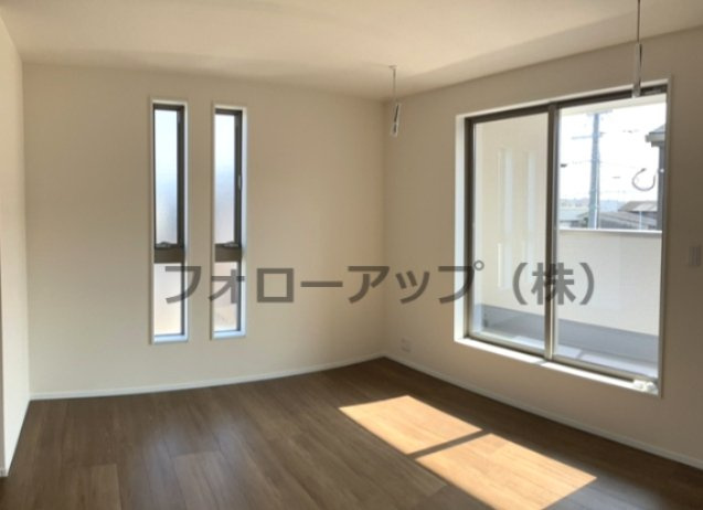 リーブルガーデン筑後市長浜第四の洋室|明るい洋室です