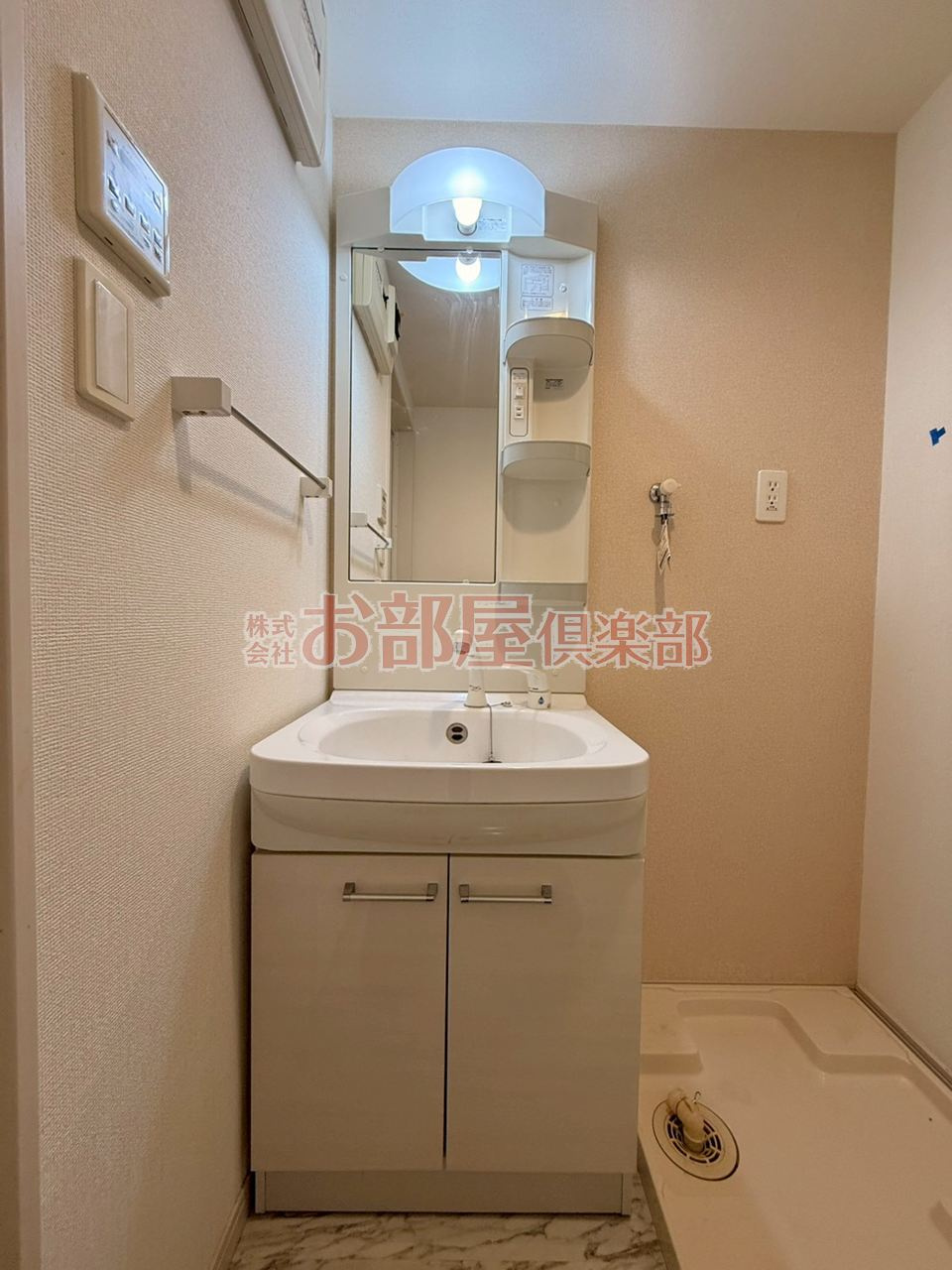 ヴィラ・ジャスミンの洗面所|忙しい朝には欠かせない洗面所です