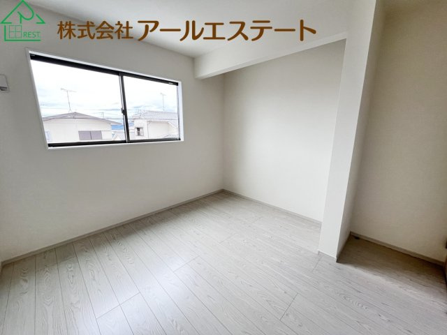 加古川市野口町北野12期　新築戸建の洋室