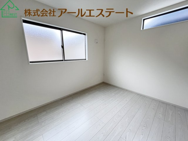 加古川市野口町北野12期　新築戸建の洋室