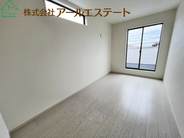 加古川市野口町北野12期　新築戸建の洋室