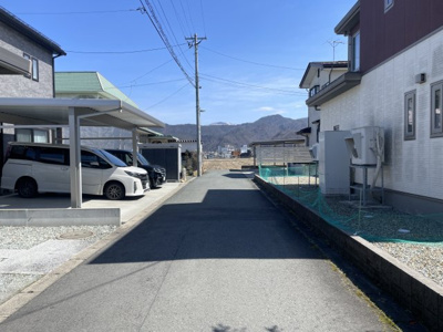 【前面道路含む現地写真】 | 【新築分譲住宅】山形市泉町 | 【Frontal road】
忙しく過ぎゆく日常を忘れ去るほど、ゆったりした時間が流れる住環境。『快適』は「家」と「街」と「環境」が調和した時に訪れることだと改めて感じさせてくれます。