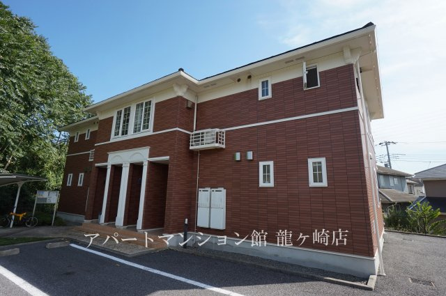 さくらヒルズ霞台　弐番館の外観