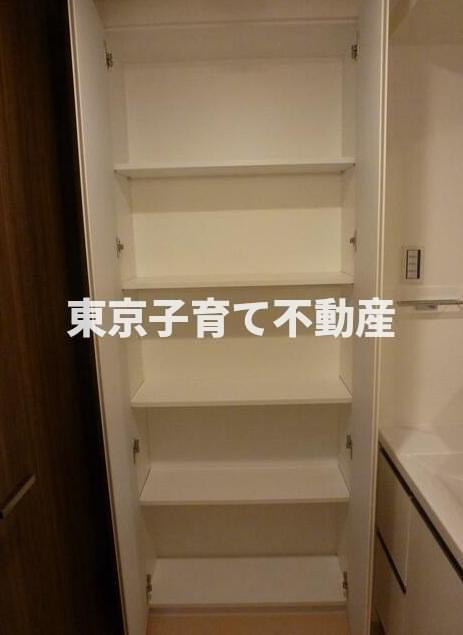 フォレストビュー護国寺の玄関