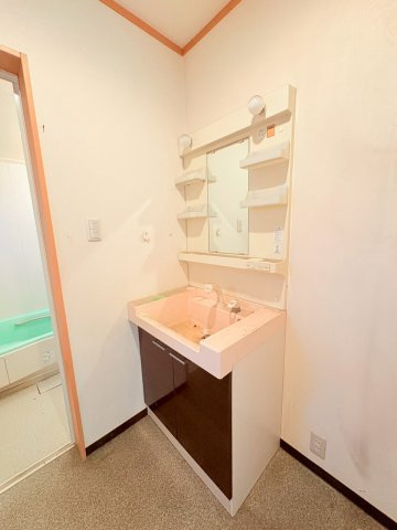 大庭町一丁目76-16の独立洗面台
