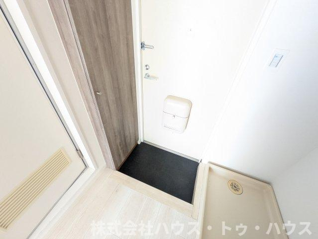 ラ・メゾン本八幡の玄関