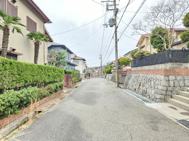 【前面道路含む現地写真】の画像