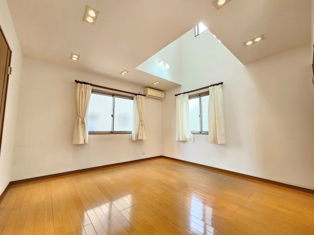 【居間・リビング】の画像