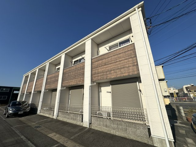 サープラス梓の外観