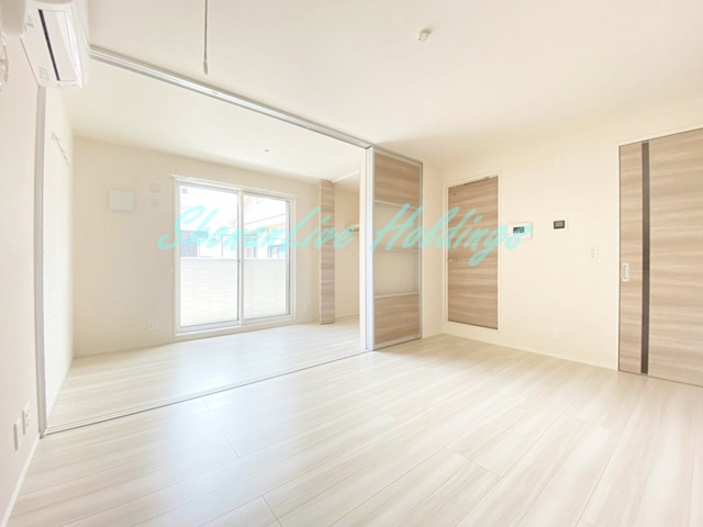 藤沢市長後のアパートの居間・リビング