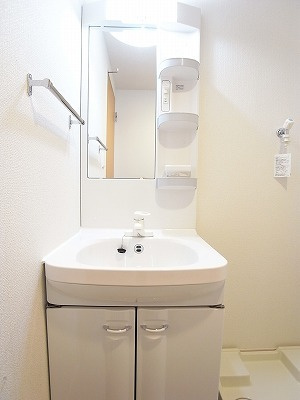 リブリ・黒砂台の洗面所|広い洗面スペース