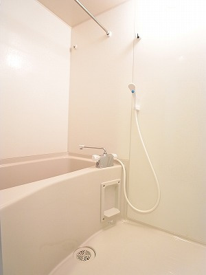 リブリ・黒砂台の浴室|ゆったり過ごせるお風呂です