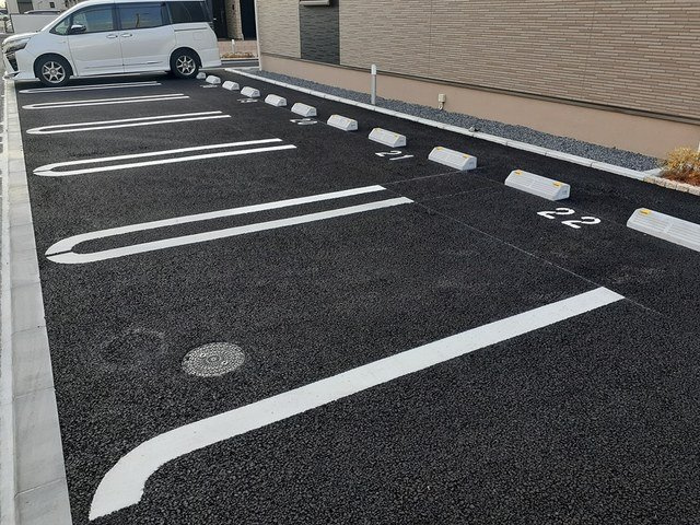 ヴィャルジの駐車場|駐車場があるので、車を買う予定の方も安心です