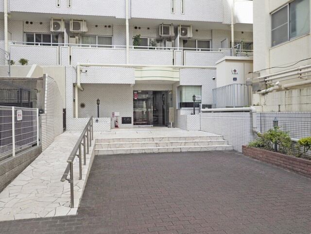 グローリア初穂横浜の外観