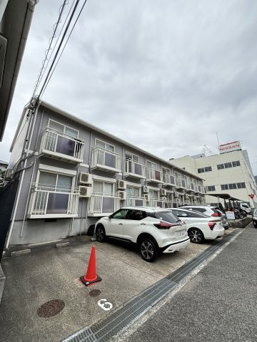 ヴィラ六甲の駐車場