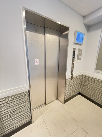 とけいや館 北野坂のロビー