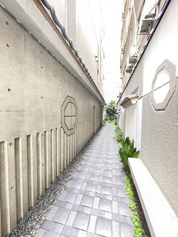 とけいや館 北野坂のエントランス