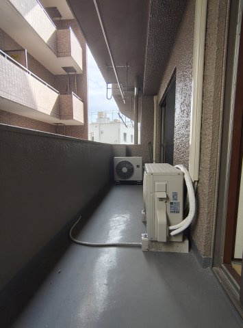 一宮館のバルコニー