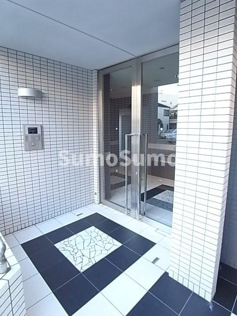 コンフォールメゾンのエントランス|建物の内部です