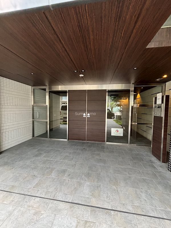 コンフォリア心斎橋EASTのエントランス