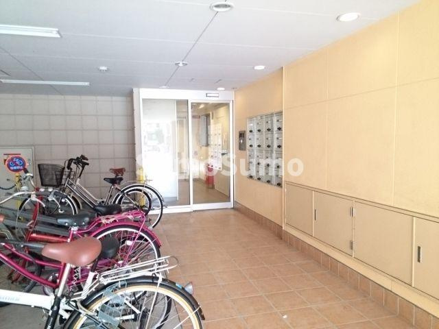 リヴァージュ出来島のエントランス|落ち着いたエントランスです