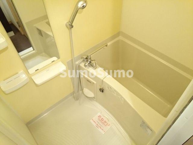 リヴァージュ出来島の浴室|コンパクトで使いやすいお風呂です