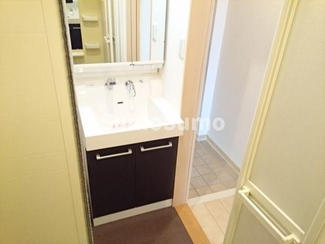 リヴァージュ出来島の洗面所|コンパクトで使いやすい洗面所