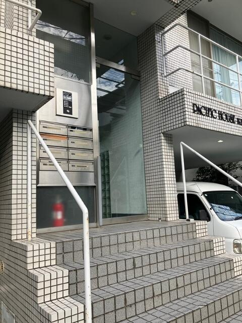 パシフィックハウス池尻のエントランス