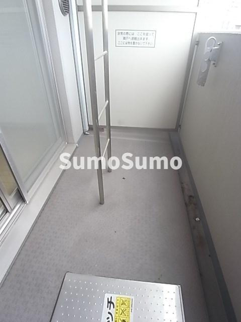 エスリード神戸WESTのバルコニー|暖かな日差しのふりそそぐバルコニー