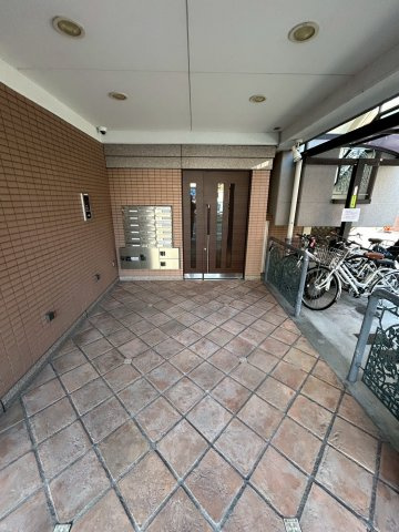 オズコート神戸本山のエントランス