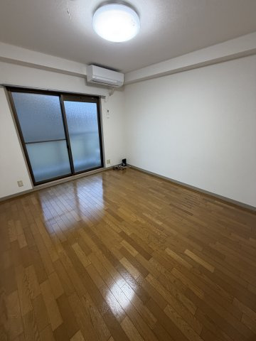 コーポ岡田の居間・リビング