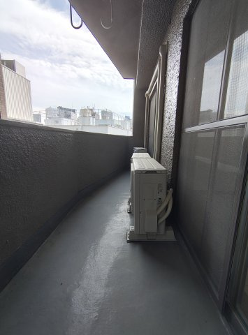 一宮館のバルコニー