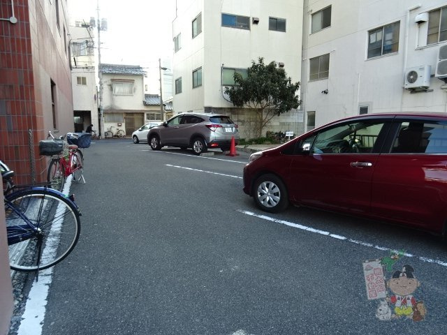 岡山市北区富田町２丁目の駐車場の外観