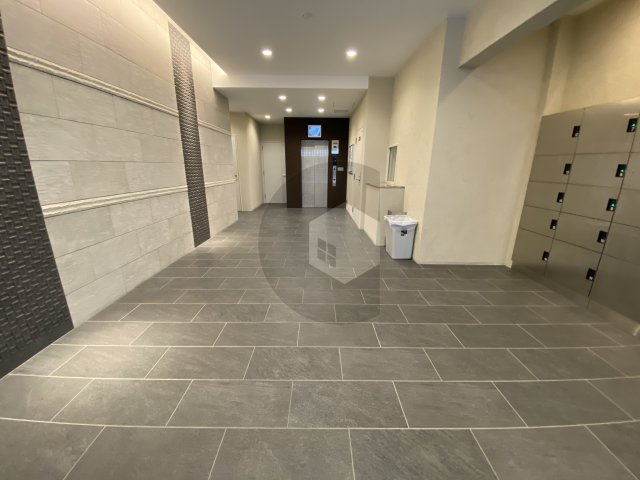 東大阪市足代新町の賃貸マンションのロビー