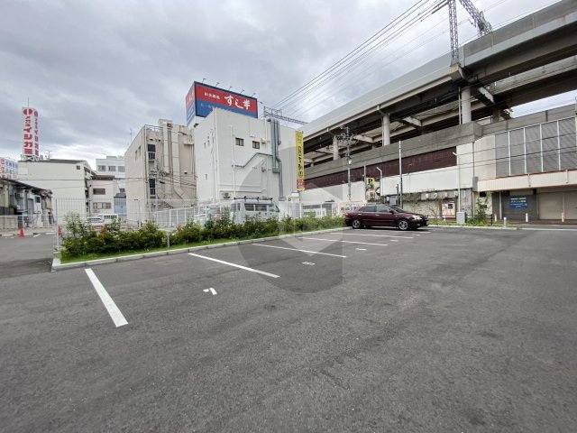 東大阪市足代新町の賃貸マンションの駐車場