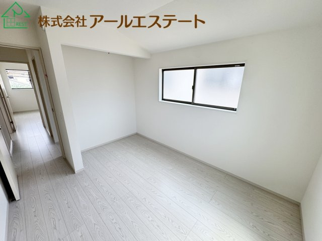 加古川市野口町北野13期　　新築戸建の洋室