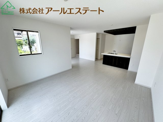 加古川市野口町北野13期　　新築戸建の居間・リビング