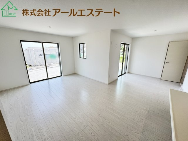 加古川市野口町北野13期　　新築戸建の居間・リビング