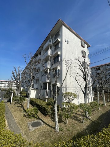 横尾5団地48号棟の外観
