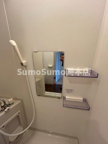石屋川ロイヤルハイツのシャワールーム|さっと体を洗えるシャワールーム付です